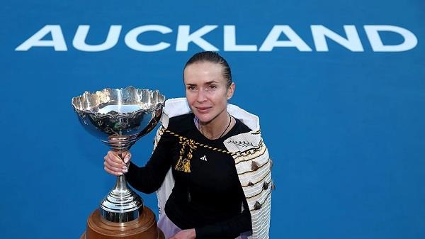 top seed svitolina wins auckland title