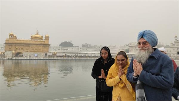 speaker sandhwan paid obeisance at sachkhand sri harmandir sahib