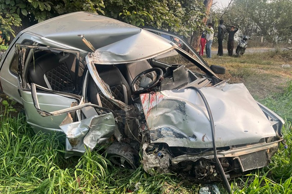 ਕਾਰ ਦਾ ਸੰਤੁਲਨ ਵਿਗੜਣ ਕਾਰਨ ਡਰਾਈਵਰ ਸਮੇਤ 2 ਦੀ ਮੌਤ