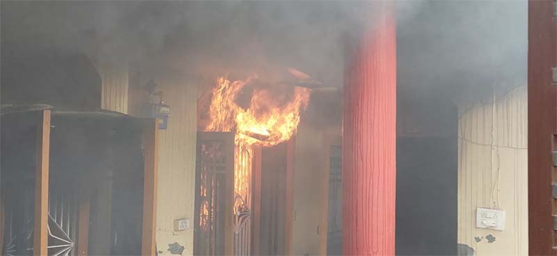 ਘਰ ਵਿਚ ਅੱਗ ਲੱਗਣ ਕਾਰਨ ਸਾਮਾਨ ਹੋਇਆ ਸੜ ਕੇ ਸੁਆਹ