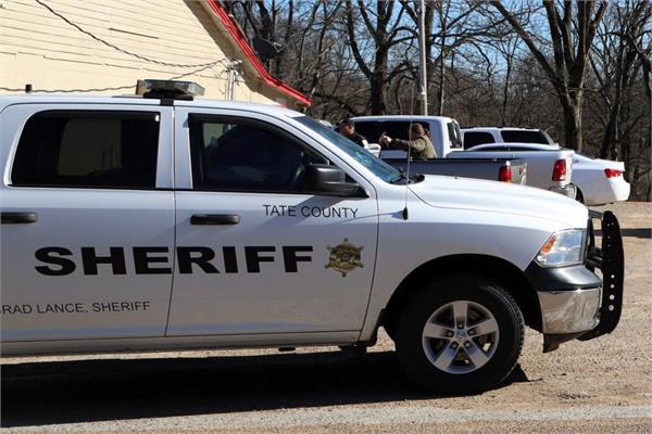 six killed in mississippi  suspect in custody