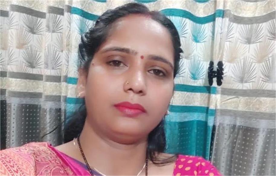 ਮਹਿਲਾ ਅਧਿਆਪਕਾ ਨੇ ਸਕੂਲ ''ਚ ਚੁੱਕਿਆ ਖੌਫ਼ਨਾਕ ਕਦਮ, ਪਤੀ ਨੇ ਸਟਾਫ ਲਾਏ ਗੰਭੀਰ ਦੋਸ਼