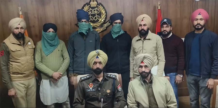 ਮਹਿਲ ਕਲਾਂ ਵਿਖੇ ਗੁਟਕਾ ਸਾਹਿਬ ਦੀ ਹੋਈ ਬੇਅਦਬੀ ਦੇ ਮਾਮਲੇ ''ਚ ਪੁਲਸ ਦੀ ਵੱਡੀ ਕਾਰਵਾਈ, 3 ਮੁਲਜ਼ਮ ਗ੍ਰਿਫ਼ਤਾਰ