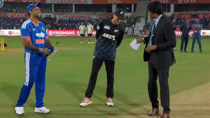 ਨਿਊਜ਼ੀਲੈਂਡ ਨੇ ਟਾਸ ਜਿੱਤ ਕੇ ਗੇਂਦਬਾਜ਼ੀ ਚੁਣੀ, ਭਾਰਤੀ ਟੀਮ ''ਚ ਧਾਕੜ ਬੱਲੇਬਾਜ਼ ਦੀ ਹੋਈ ਐਂਟਰੀ