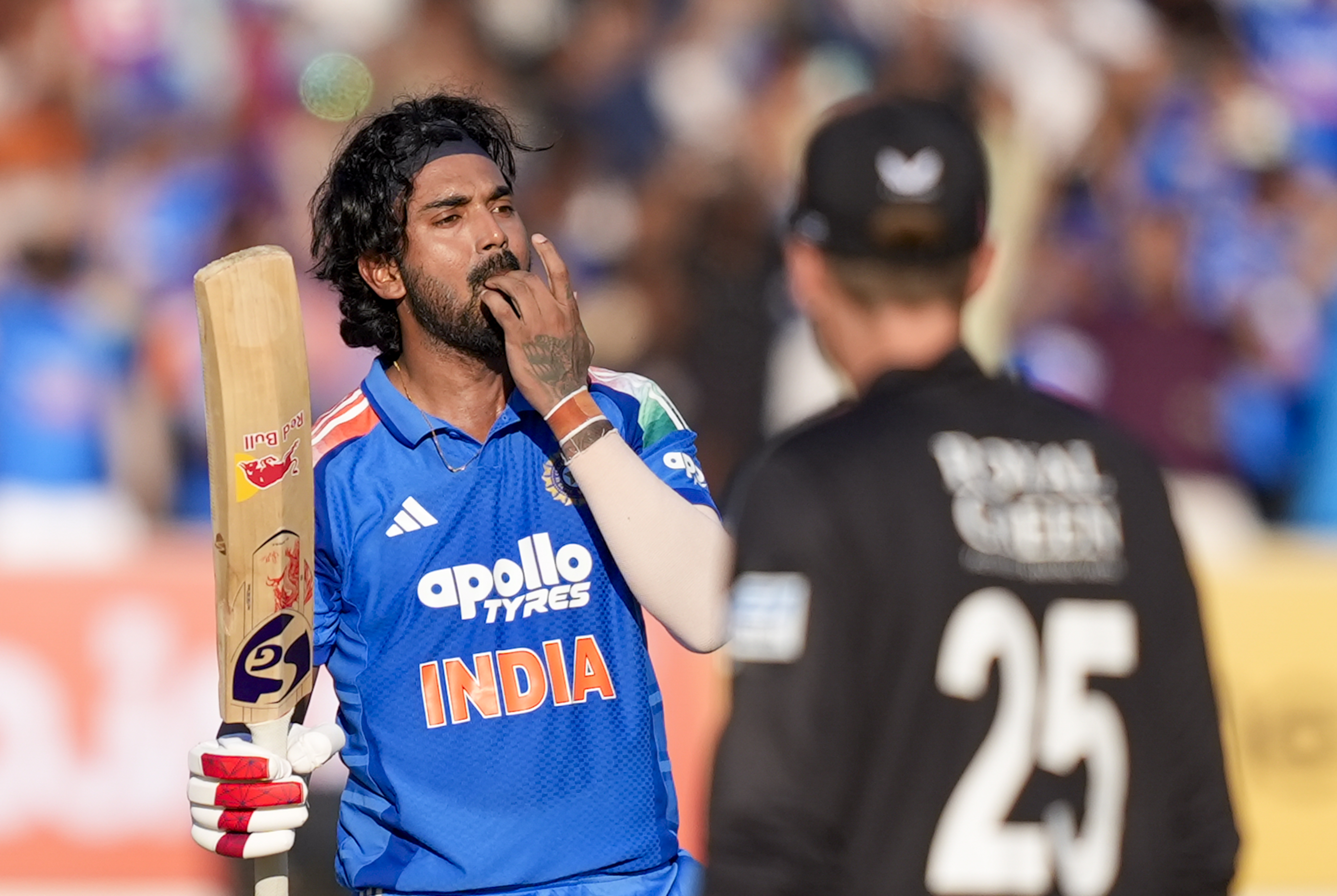 ਕੇ.ਐੱਲ. ਰਾਹੁਲ ਨੇ ਸੈਂਕੜਾ ਜੜਨ ਮਗਰੋਂ ਕਿਉਂ ਮਾਰੀ ''ਸੀਟੀ''? ਇਹ ਹੈ ਵਜ੍ਹਾ