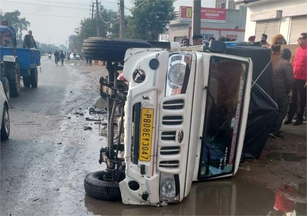 accident on jalandhar highway  speeding car hits parked pickup