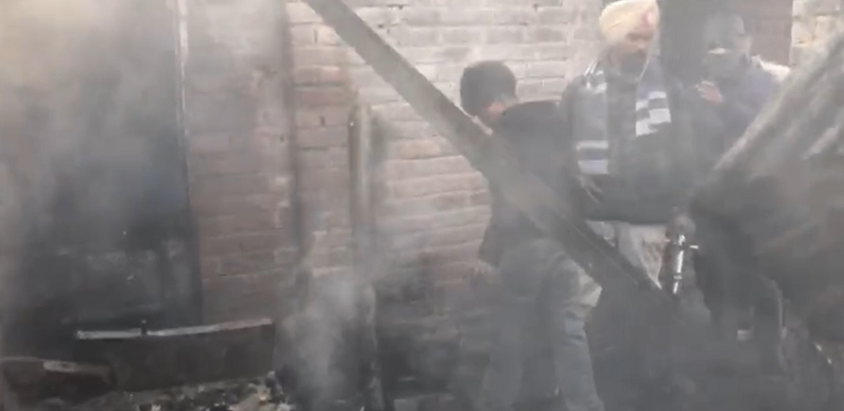 ਹਾਜੀਪੁਰ ਦੀ ਕਿਲਾ ਕਲੋਨੀ ’ਚ ਗੈਸ ਸਿਲੰਡਰ ਫਟਣ ਕਾਰਨ ਮਚੀ ਦਹਿਸ਼ਤ