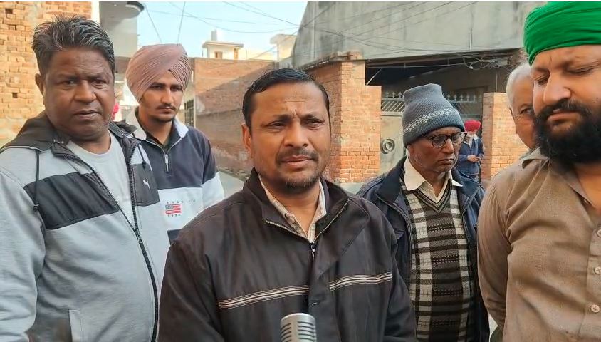 ਰਾਮਪੁਰਾ ਫੂਲ ਵਿਖੇ ਬੰਦ ਮਕਾਨ ''ਚੋਂ ਪਿਓ-ਪੁੱਤ ਦੀਆਂ ਸ਼ੱਕੀ ਹਾਲਤ ''ਚ ਲਾਸ਼ਾਂ ਬਰਾਮਦ, ਇਲਾਕੇ ''ਚ ਫੈਲੀ ਸਨਸਨੀ