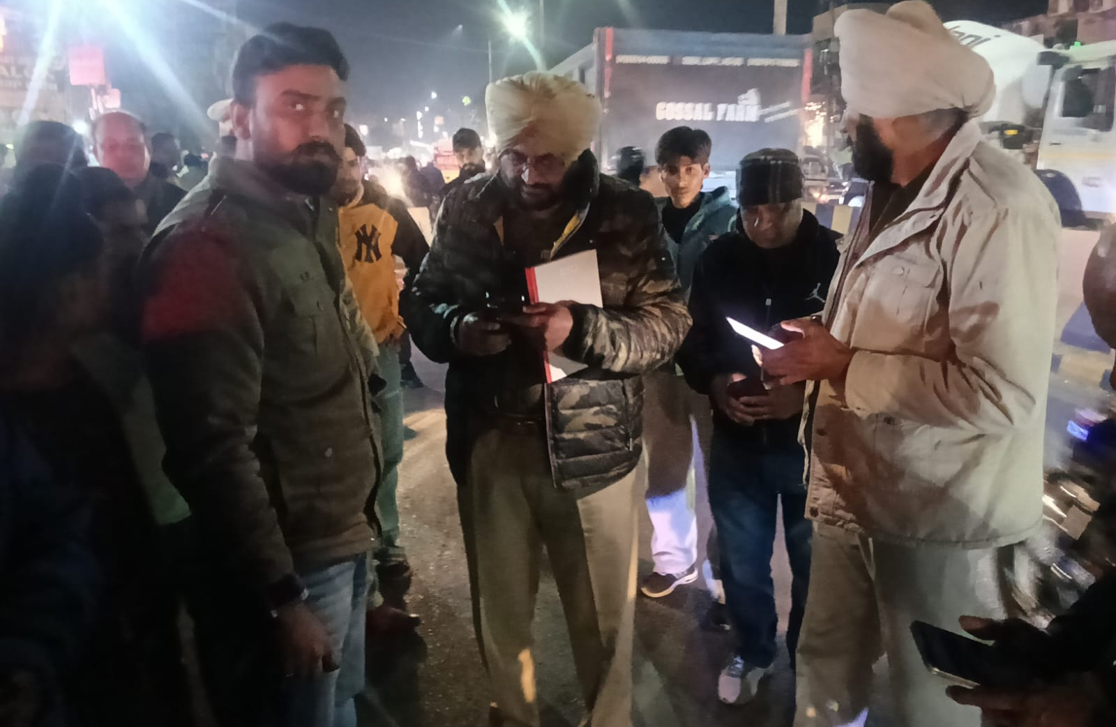 ਜਲੰਧਰ ''ਚ ਗੁੰਡਾਗਰਦੀ ਦਾ ਨੰਗਾ ਨਾਚ! ਰਾਮਾ ਮੰਡੀ ਬਾਜ਼ਾਰ ''ਚ ਤਾੜ-ਤਾੜ ਚੱਲੀਆਂ ਗੋਲੀਆਂ