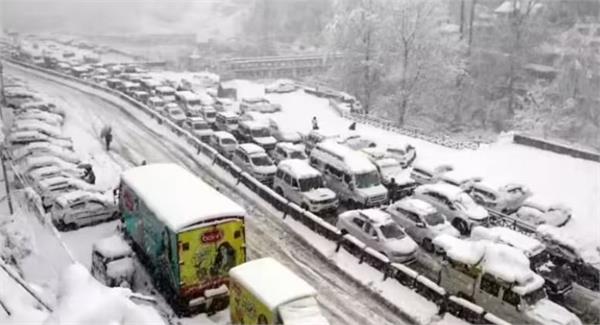 hp  655 roads closed due to heavy snowfall