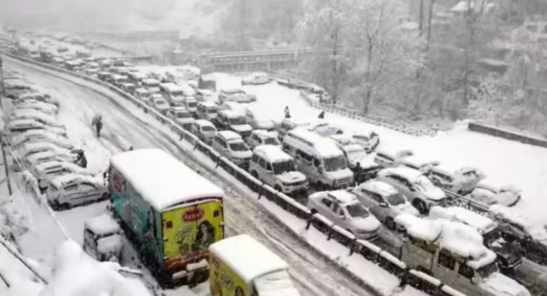 HP: ਭਾਰੀ ਬਰਫ਼ਬਾਰੀ ਕਾਰਨ 655 ਸੜਕਾਂ ਬੰਦ; 31 ਜਨਵਰੀ ਤੋਂ ਦੁਬਾਰਾ ਬਰਫ਼ਬਾਰੀ ਦੀ ਸੰਭਾਵਨਾ