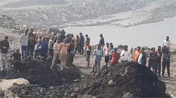 illegal coal mine collapses in asansol