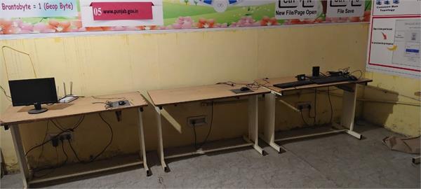 theft in two schools during winter vacation