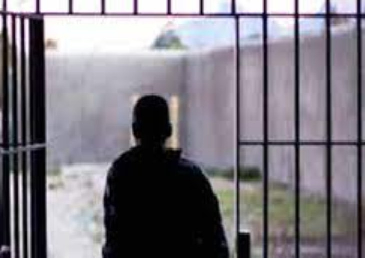 ਜੇਲ੍ਹ ''ਚ ਸੁੱਟਣ ਆਏ ਸਨ ਜਰਦਾ-ਬੀੜੀਆਂ ਦੇ ਪੈਕੇਟ, ਪੁਲਸ ਨੇ ਫੜ੍ਹ ਲਏ ਮੁੰਡੇ