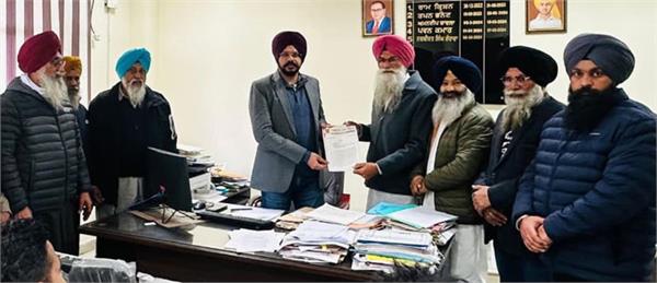 akali dal waris punjab submits memorandum to dc