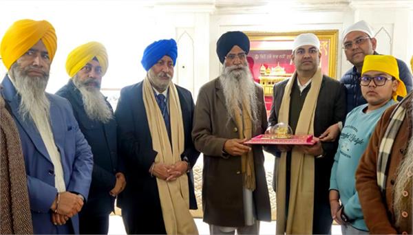 officials of fcra department paid obeisance at sri harmandir sahib