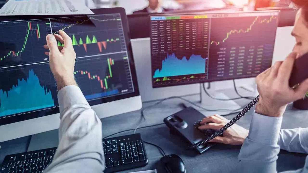 ਐਤਵਾਰ ਵੀ ਖੁੱਲ੍ਹੇਗਾ ਸ਼ੇਅਰ ਬਾਜ਼ਾਰ, BSE ਤੇ NSE ਨੇ ਜਾਰੀ ਕੀਤਾ 1 ਫਰਵਰੀ ਦਾ ਸ਼ੈਡਿਊਲ