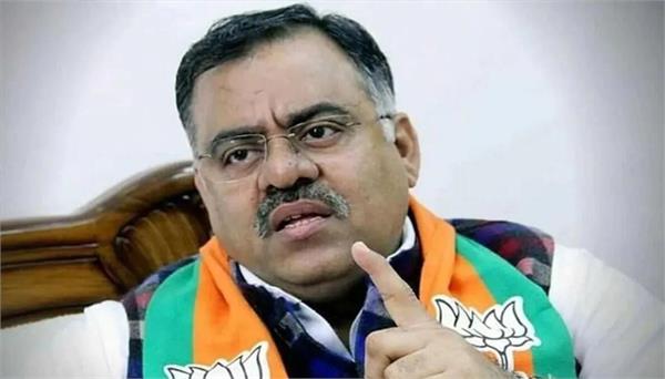 tarun chugh lashes out at kharge for his remarks against pm modi