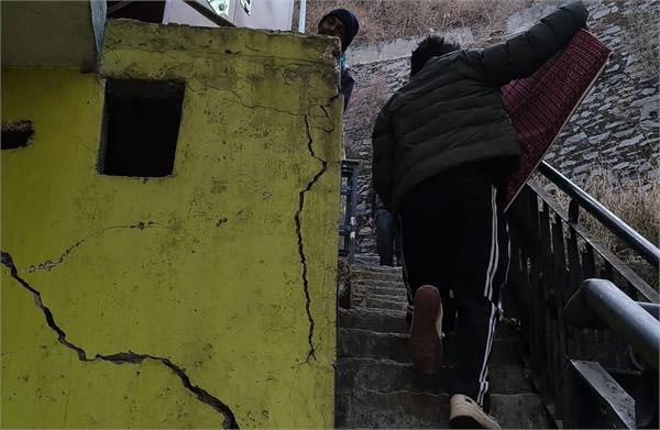 cracks in houses and hotels due to blasting in tunnel