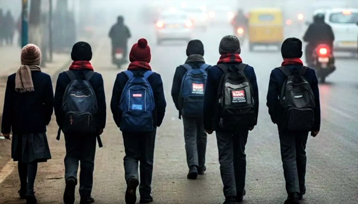 ਗਾਜ਼ੀਆਬਾਦ ''ਚ ਕੜਾਕੇ ਦੀ ਠੰਢ ਦਾ ਕਹਿਰ: 12ਵੀਂ ਤੱਕ ਦੇ ਸਕੂਲ 4 ਜਨਵਰੀ ਤੱਕ ਬੰਦ