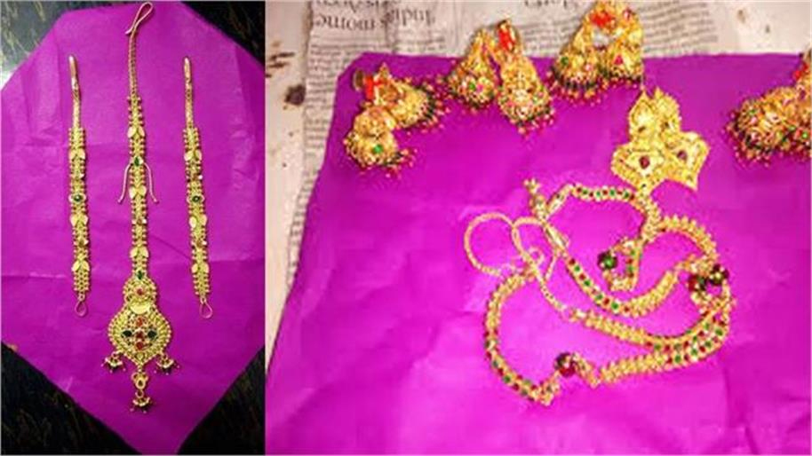 ਆਖ਼ਿਰ ਗੁਲਾਬੀ ਰੰਗ ਦੇ ਕਾਗਜ਼ ''ਚ ਹੀ ਕਿਉਂ ਲਪੇਟੇ ਜਾਂਦੇ ਹਨ ਸੋਨੇ-ਚਾਂਦੀ ਦੇ ਗਹਿਣੇ ?