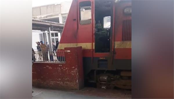 passenger train engine breaks down at amritsar railway station  hits wall