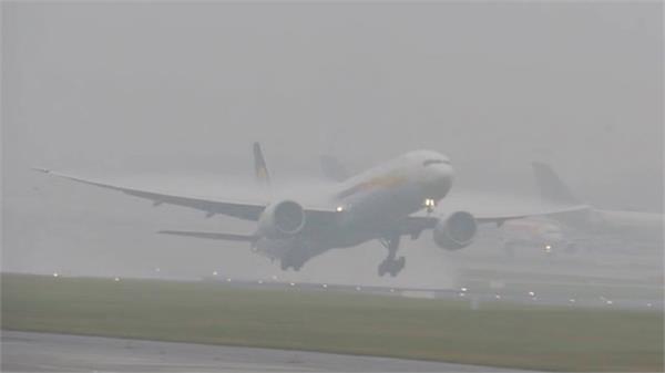 lucknow fog  disrupts air operations flight delhi land riyadh flight