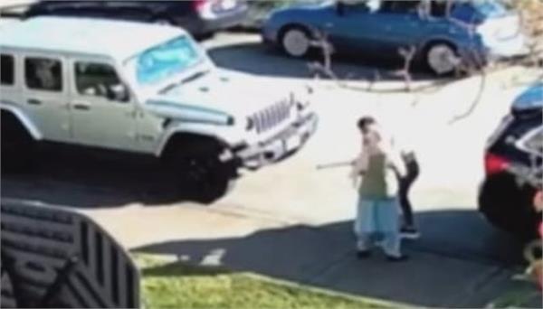 elderly woman robbed in broad daylight in canada