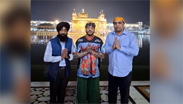 jazzy b visited sachkhand sri harmandir sahib
