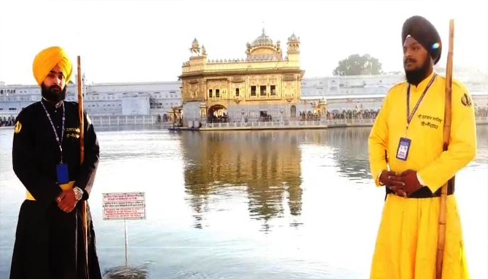 ਸੱਚਖੰਡ ਸ੍ਰੀ ਹਰਿਮੰਦਰ ਸਾਹਿਬ ਵਿਖੇ ਸੇਵਾ ਕਰਨ ਵਾਲੇ ਸੇਵਾਦਾਰਾਂ ਦੀਆਂ ਵਰਦੀਆਂ ਦੇ ਬਦਲੇ ਰੰਗ