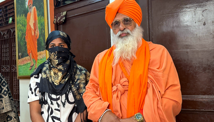 ਓਮਾਨ ’ਚ ਫਸੀਆਂ 4 ਭਾਰਤੀ ਲੜਕੀਆਂ ਦੀ ਸੰਤ ਸੀਚੇਵਾਲ ਦੇ ਯਤਨਾਂ ਸਦਕਾ ਸੁਰੱਖਿਅਤ ਘਰ ਵਾਪਸੀ