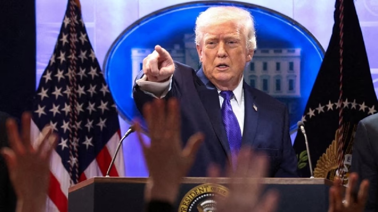 ਅਮਰੀਕੀ ਕੋਰਟ ਤੋਂ ਝਟਕੇ ਮਗਰੋਂ ਟਰੰਪ ਦਾ ਵੱਡਾ ਐਕਸ਼ਨ, ਸਾਰੇ ਦੇਸ਼ਾਂ ''ਤੇ ਲਾ ''ਤਾ 10% ਟੈਰਿਫ