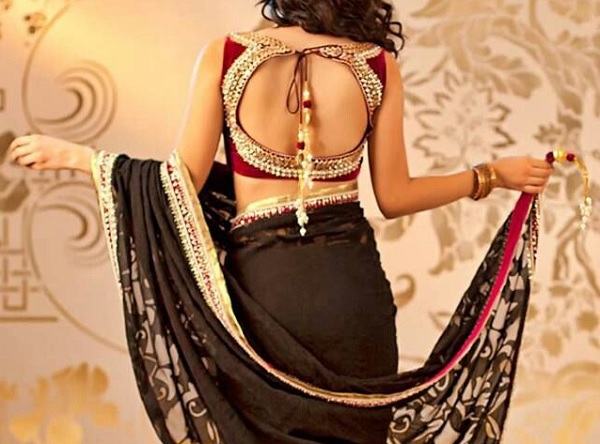 ਸਾੜ੍ਹੀ ਲੁਕ ਨੂੰ ਮਾਡਰਨ ਟੱਚ ਦੇ ਰਹੇ ਡਿਜ਼ਾਈਨਰ ਬਲਾਊਜ਼