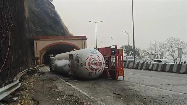 traffic restored  overturned gas tanker