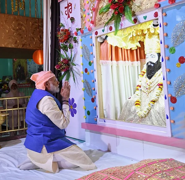 PM ਮੋਦੀ ਨੇ ਗੁਰੂ ਰਵਿਦਾਸ ਨੂੰ ਉਨ੍ਹਾਂ ਦੀ ਜਯੰਤੀ ''ਤੇ ਕੀਤਾ ਨਮਨ