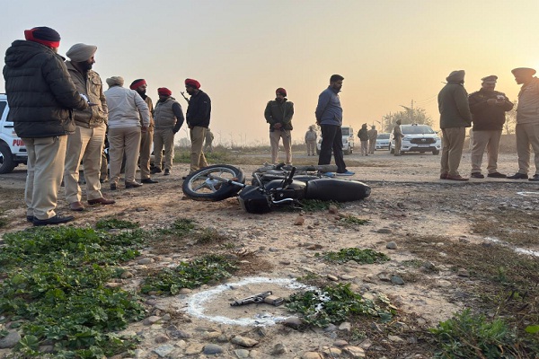 ਨਕੋਦਰ ''ਚ ਦਿਨ ਚੜ੍ਹਦਿਆਂ ਹੀ ਵੱਡਾ ਐਨਕਾਊਂਟਰ, ਦੋਹਾਂ ਪਾਸਿਓਂ ਚੱਲੀਆਂ ਤਾੜ-ਤਾੜ ਗੋਲੀਆਂ