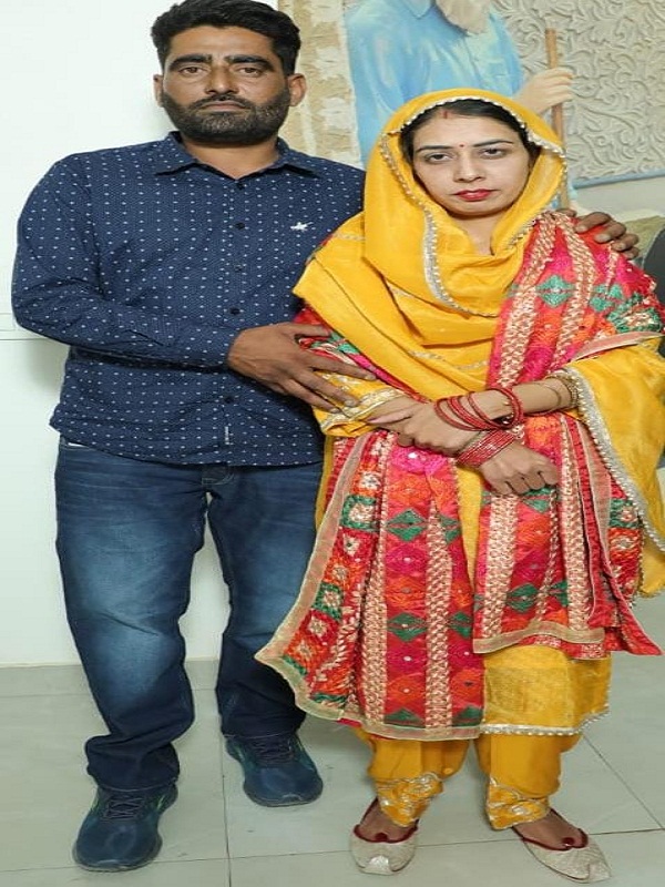 PUNJAB : 11 ਮਹੀਨੇ ਪਹਿਲਾਂ ਵਿਆਹੇ ਜੋੜੇ ਦੀ ਅਚਾਨਕ ਮੌਤ, ਨਹੀਂ ਦੇਖਿਆ ਜਾਂਦਾ ਪਰਿਵਾਰ ਦਾ ਦੁੱਖ