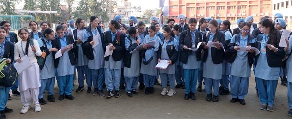 i  s  c  12th exam  grammar in english paper confuses students