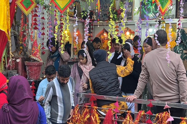 ਫਿਰੋਜ਼ਪੁਰ ''ਚ ਮਹਾਸ਼ਿਵਰਾਤਰੀ ਦੀ ਭਾਰੀ ਧੂਮ, ''ਬਮ-ਬਮ ਭੋਲੇ'' ਦੇ ਜੈਕਾਰਿਆਂ ਨਾਲ ਗੂੰਜਿਆ ਸ਼ਹਿਰ