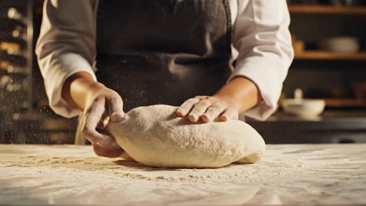 ਸਾਵਧਾਨ! ਕੀ ਤੁਸੀਂ ਵੀ ਫਰਿੱਜ 'ਚ ਰੱਖਦੇ ਹੋ 'ਗੁੰਨਿਆ ਹੋਇਆ ਆਟਾ'? ਜਾਣੋ ਸਿਹਤ ਲਈ ਕਿੰਨਾ ਖ਼ਤਰਨਾਕ