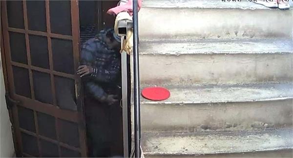 big incident in kapurthala  cash worth lakhs of rupees stolen