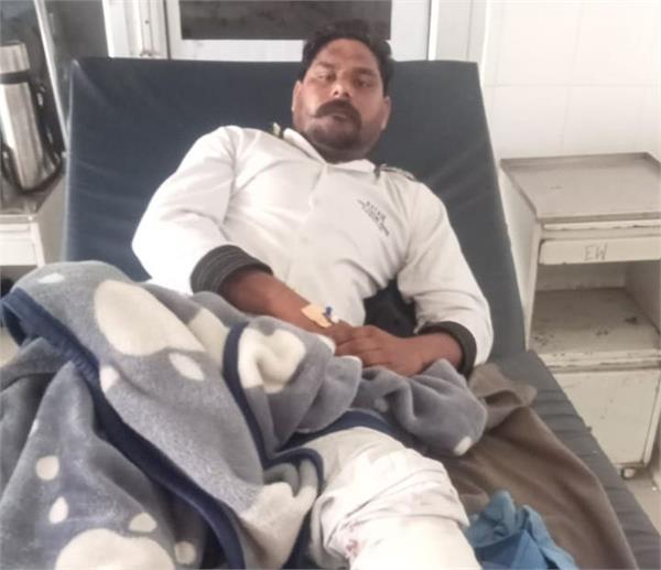 young man was hit by a drunk scooter driver and his leg was broken