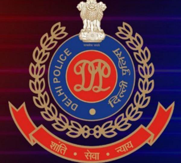 missing people  delhi police  money grab  report