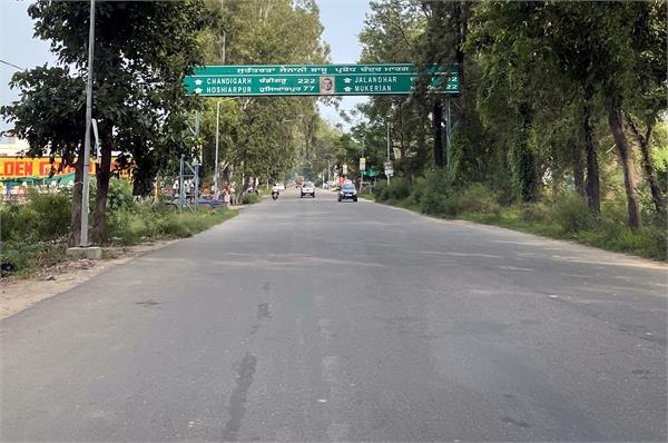 the issue of making gurdaspur mukerian road four lane is pending