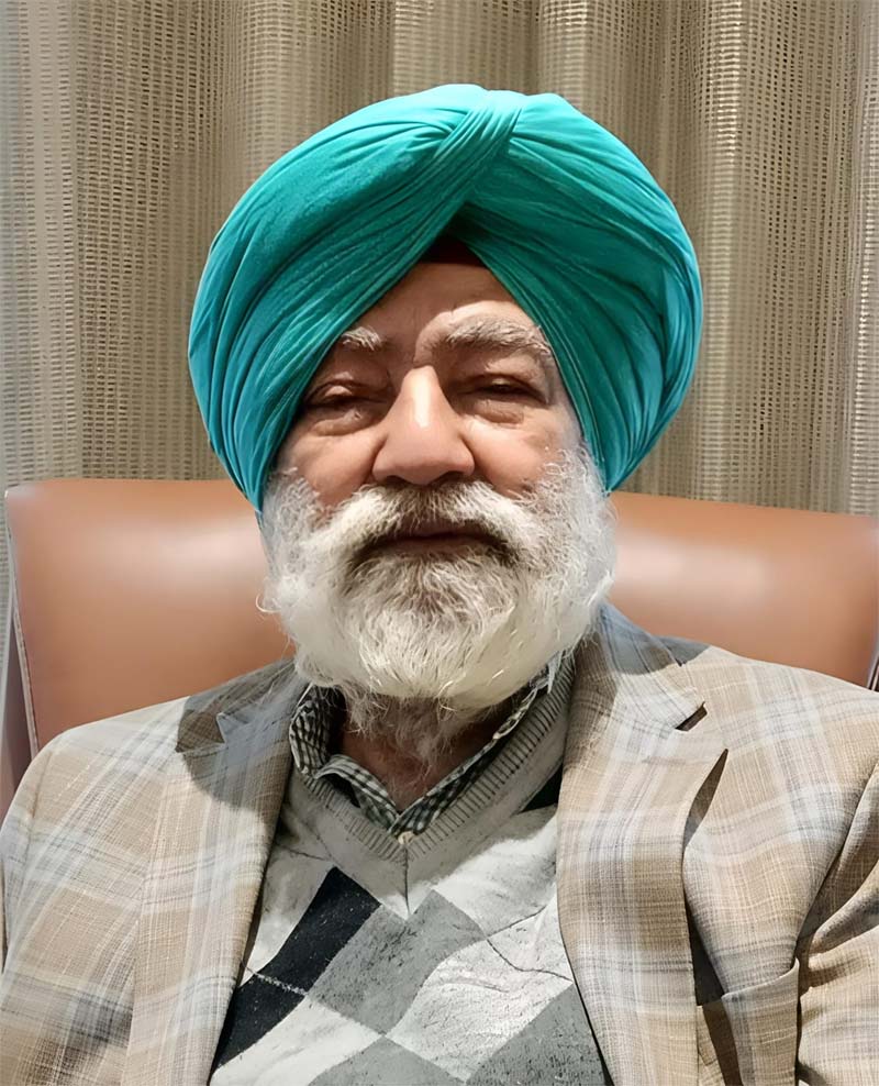 ਕਾਂਗਰਸ ਦੀ ਮਹਾਰੈਲੀ ਲਈ ਵਰਕਰਾਂ ਦਾ ਵੱਡਾ ਕਾਫਲਾ ਸਾਬਕਾ ਮੰਤਰੀ ਗਿਲਜੀਆਂ ਦੀ ਅਗਵਾਈ ''ਚ ਬਰਨਾਲਾ ਰਵਾਨਾ