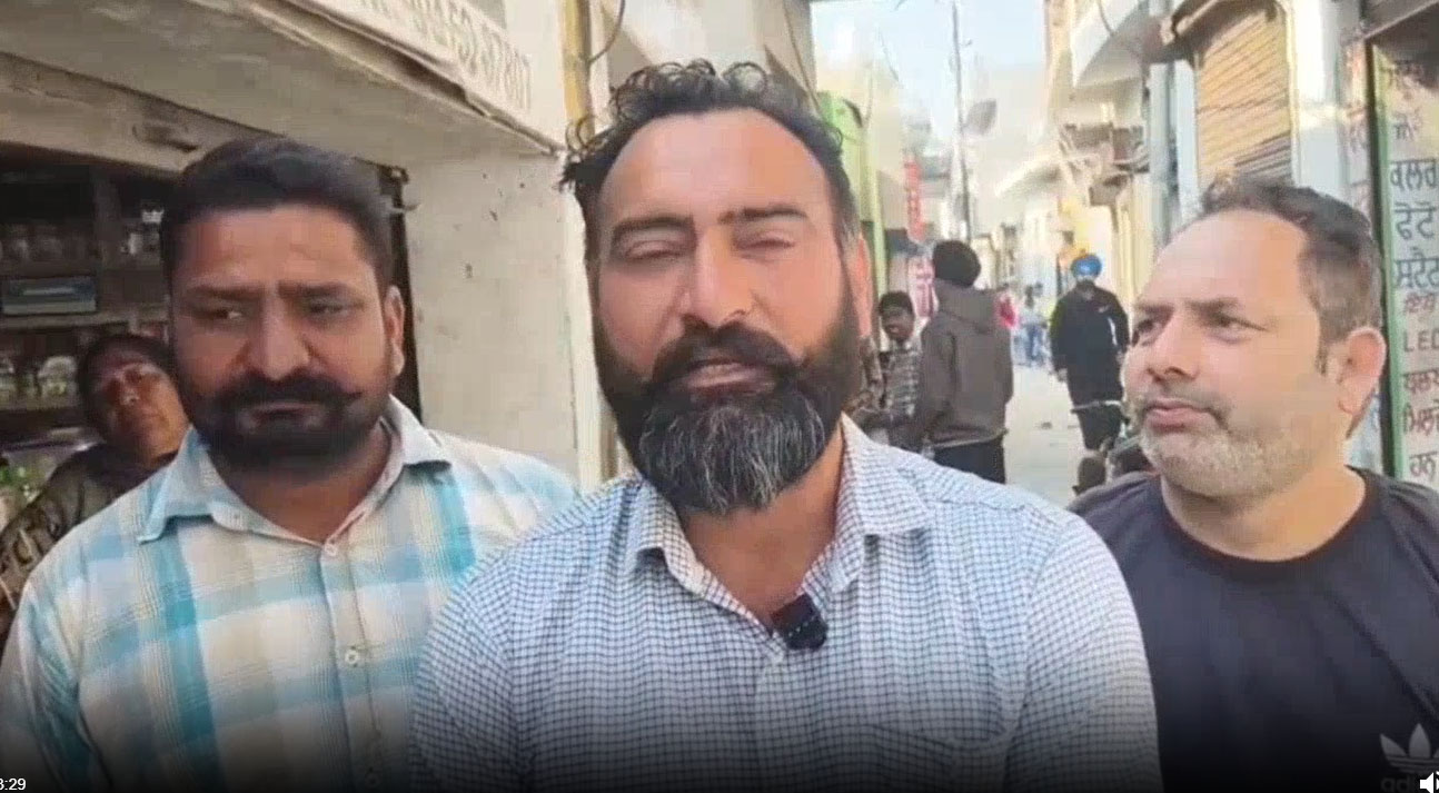 ਬੇਕਰੀ ਦੀ ਦੁਕਾਨ ਦੀ ਛੱਤ ਪਾੜ ਕੇ ਚੋਰਾਂ ਨੇ ਨਗਦੀ ਕੀਤੀ ਚੋਰੀ