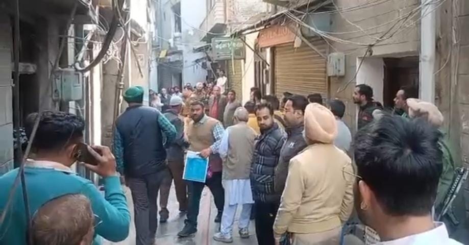 ਲੁਧਿਆਣਾ 'ਚ ਨਾਜਾਇਜ਼ ਫੈਕਟਰੀ ਨੂੰ ਲੱਗੀ ਭਿਆਨਕ ਅੱਗ, ਜਿਉਂਦਾ ਸੜਿਆ ਵਿਅਕਤੀ