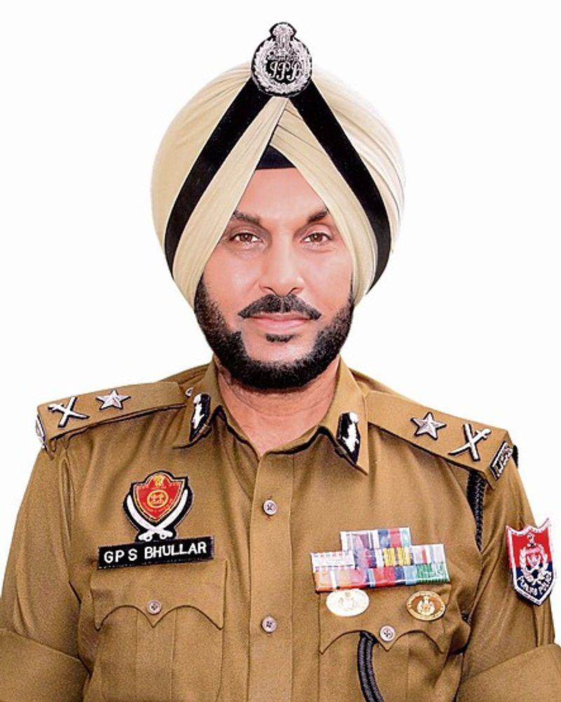 328 ਪਾਵਨ ਸਰੂਪਾਂ ਦੇ ਮਾਮਲੇ 'ਚ ਨਵੀਂ SIT ਦਾ ਗਠਨ, DIG ਨਾਨਕ ਸਿੰਘ ਚੇਅਰਮੈਨ ਤੇ ਕਮਿਸ਼ਨਰ ਭੁੱਲਰ ਕਰਨਗੇ ਨਿਗਰਾਨੀ