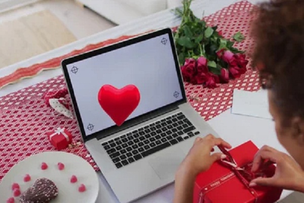 ਵੈਲਨਟਾਈਨ ਵੀਕ ''ਤੇ ਪੰਜਾਬ ਪੁਲਸ ਦਾ ਨੌਜਵਾਨਾਂ ਨੂੰ ਖ਼ਾਸ ਸੁਨੇਹਾ