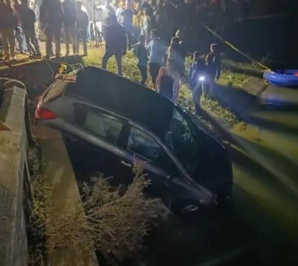madhya pradesh  car  accident  people  death  canal